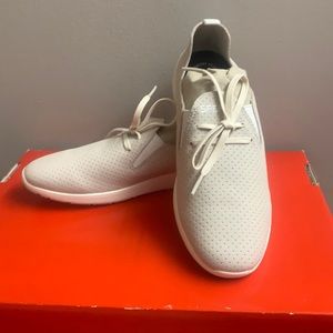 New in box SPERRY sneakers!